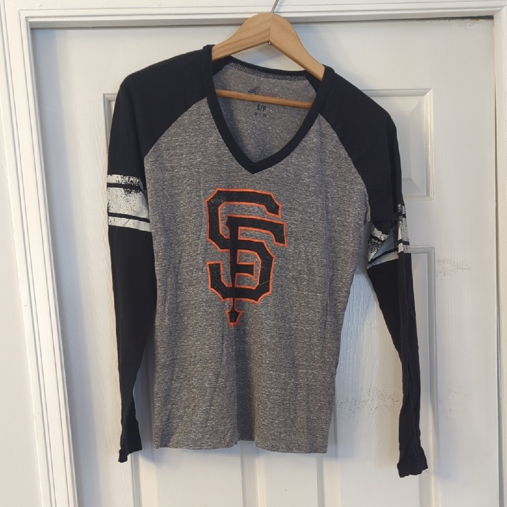 San Francisco Giants Raglan V-Neck Tee - Gray & Black with Orange Logo Size S